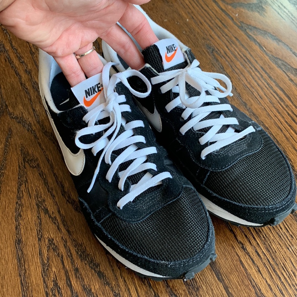 Nike mens 8.5 size tennis shoes